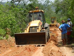 2015-03-28 Recuperação e alargamento da estrada da Serra do Umbuzeiro