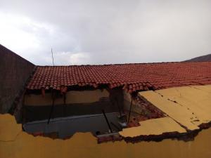 telhado da Prefeitura de Tarrafas destruido por chuva forte e vendaval.