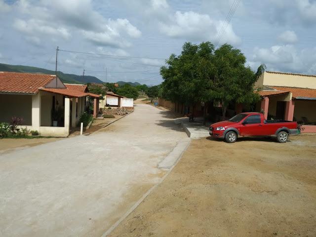 estrada que dá acesso aos distritos de Caiçara e Vila Nova